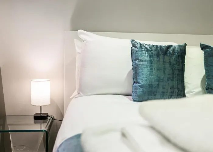 Spacious 1 Bedroom Flat